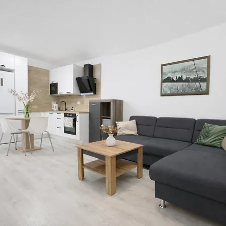 Nook I Morusa Airport