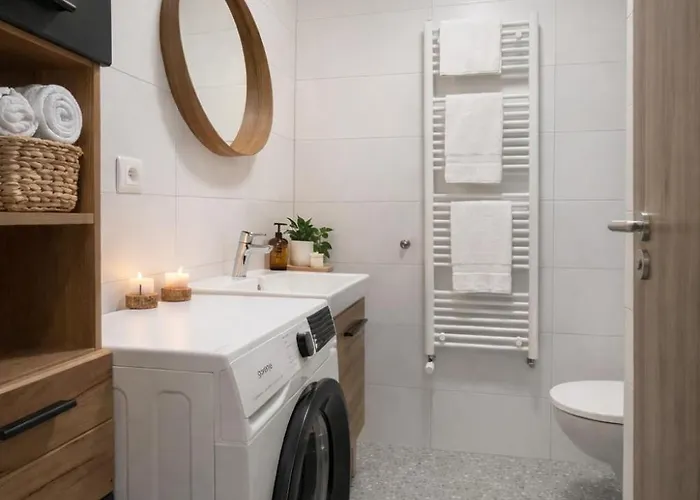 Nook I Morusa Airport Apartment